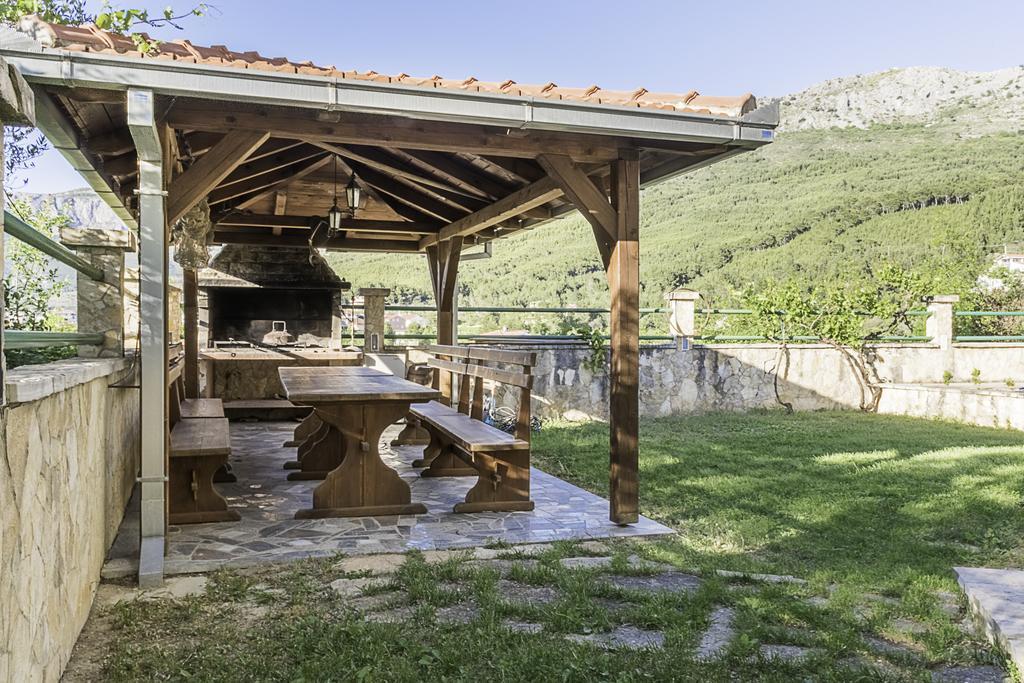 Holiday Home Luka Podstrana Exterior photo